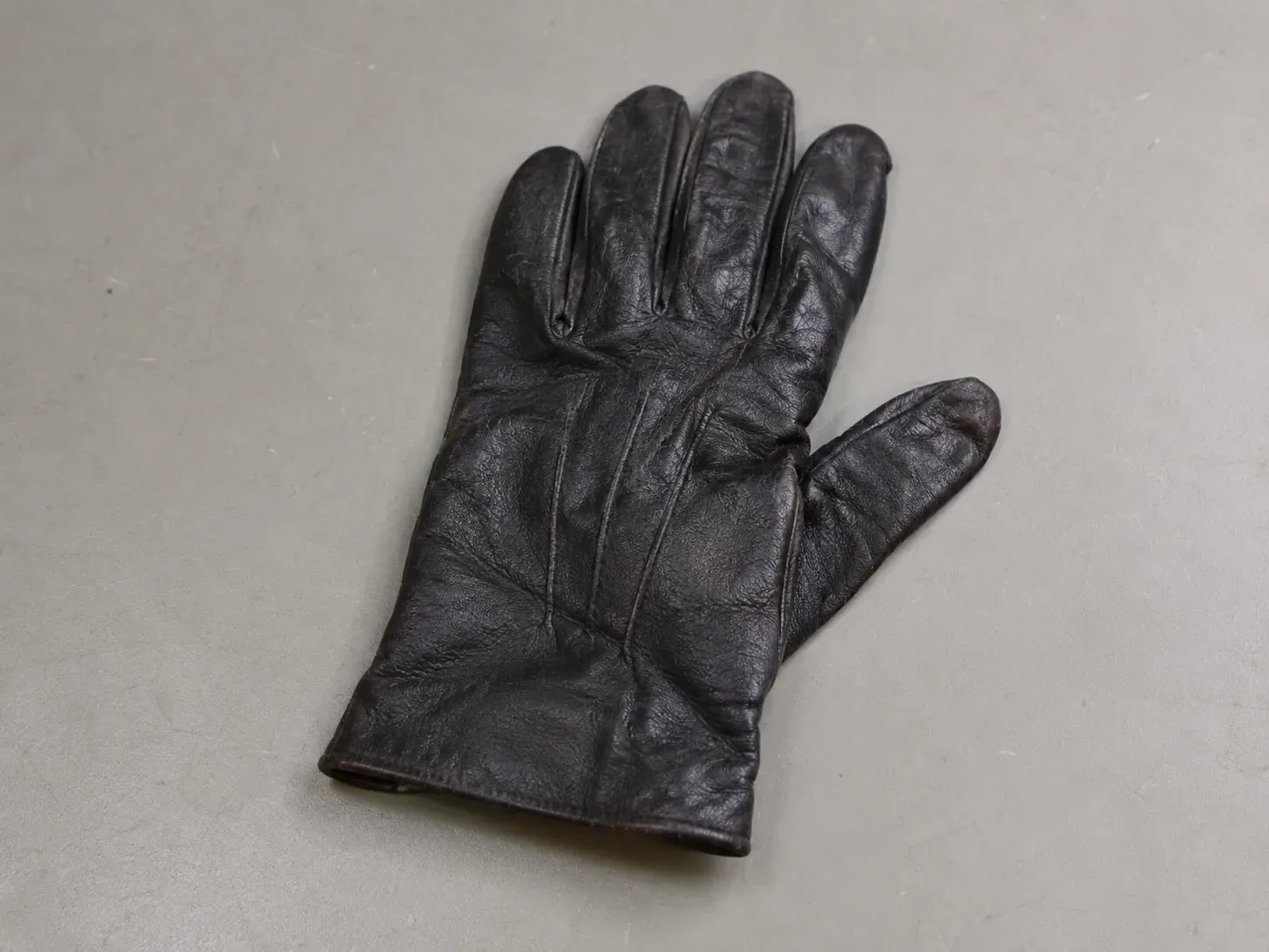 Object 70: Glove, Left